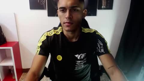 Snapshot of derek_storm_ chatting on 11/08/25, 10:48 D E R E K online show from 11/08/25, 10:48