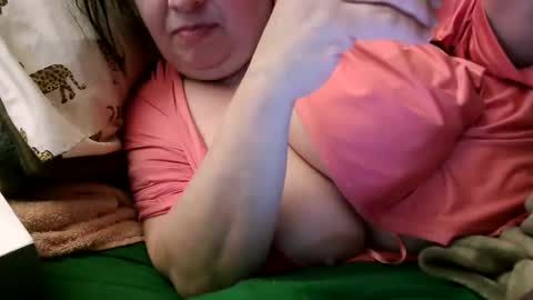 Snapshot of deroseblack chatting on 12/23/24, 04:55 deroseblack online show from 12/23/24, 04:55