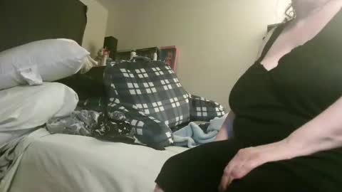 Snapshot of deroseblack chatting on 11/04/25, 02:10 deroseblack online show from 11/04/25, 02:10