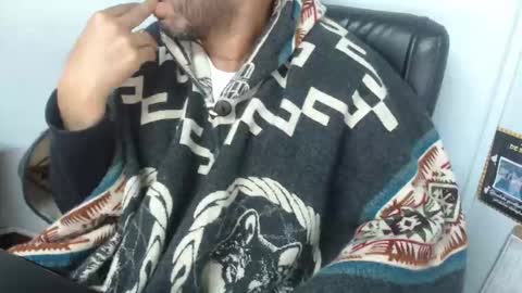 Snapshot of derrik_ chatting on 10/01/25, 03:45 online show from 10/01/25, 03:45