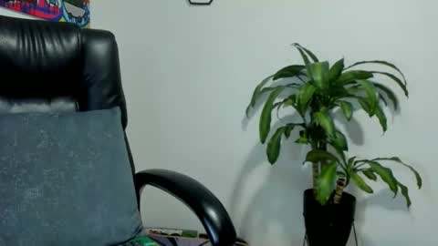 derry_adams1237 online show from 02/22/25, 10:40