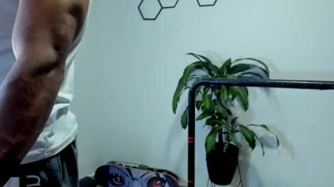 derry_adams1237 online show from 03/02/25, 10:59