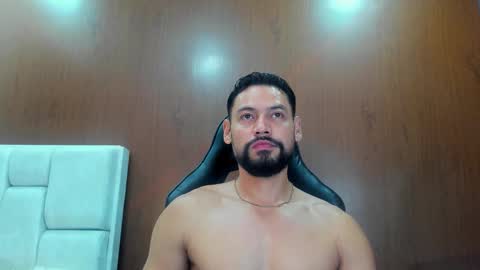 Snapshot of derrybigger_cm chatting on 10/02/25, 02:02 DerryBigger CM online show from 10/02/25, 02:02