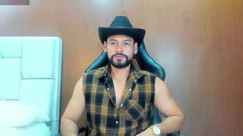 Snapshot of derrybigger_cm chatting on 10/16/25, 06:09 DerryBigger CM online show from 10/16/25, 06:09