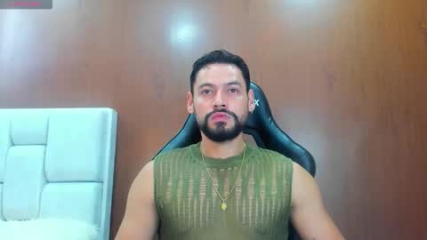 Snapshot of derrybigger_cm chatting on 10/21/25, 04:30 DerryBigger CM online show from 10/21/25, 04:30