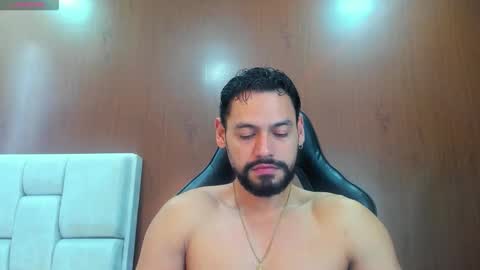 Snapshot of derrybigger_cm chatting on 10/28/25, 08:33 DerryBigger CM online show from 10/28/25, 08:33