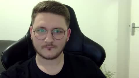 Snapshot of dervechi chatting on 12/13/25, 08:36 dervechi online show from 12/13/25, 08:36