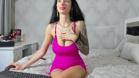 Mia online show from 12/10/24, 11:19