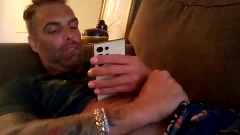 Tall and Handsome online show from 10/06/25, 10:40