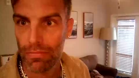 Tall and Handsome online show from 10/12/25, 04:39