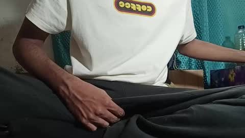 Snapshot of desi_boy799417 chatting on 02/11/25, 11:21 desi_boy799417 online show from 02/11/25, 11:21