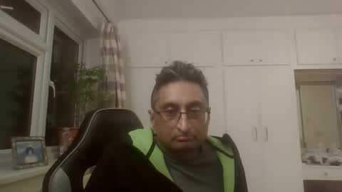 desiboi9 online show from 02/19/25, 12:25
