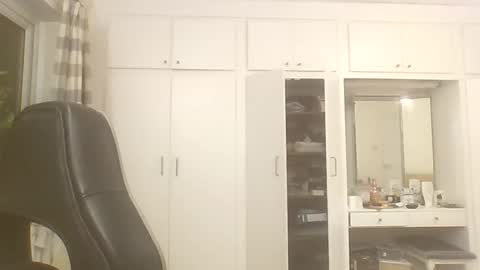 desiboi9 online show from 09/20/25, 11:39