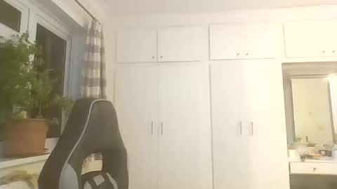 desiboi9 online show from 09/22/25, 11:40