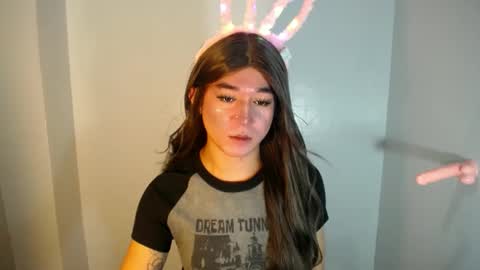 LORINE online show from 12/23/24, 05:43