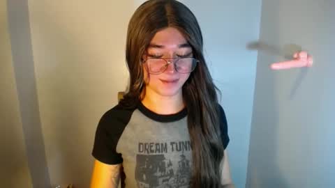 LORINE online show from 12/25/24, 04:00