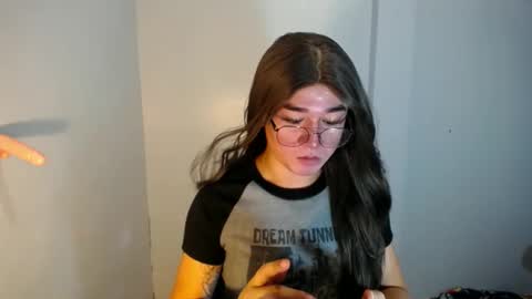 LORINE online show from 01/11/25, 07:38