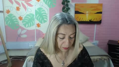 Snapshot of desire_latin chatting on 11/03/25, 04:19 VALERIA online show from 11/03/25, 04:19