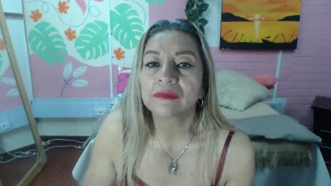Snapshot of desire_latin chatting on 11/05/25, 04:29 VALERIA online show from 11/05/25, 04:29