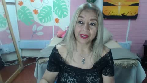 Snapshot of desire_latin chatting on 12/01/25, 05:51 VALERIA online show from 12/01/25, 05:51