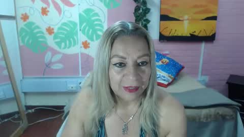 VALERIA online show from 12/16/25, 04:01