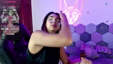 TORI AND MR. BEAR online show from 01/03/25, 05:42