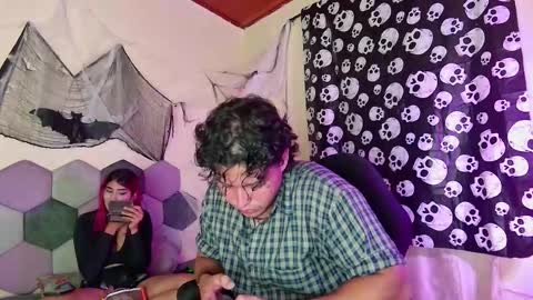 Snapshot of desireduo_tgn chatting on 10/24/25, 12:30 TORI AND MR. BEAR online show from 10/24/25, 12:30