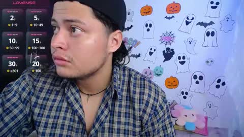 Snapshot of desireduo_tgn chatting on 10/27/25, 12:31 TORI AND MR. BEAR online show from 10/27/25, 12:31