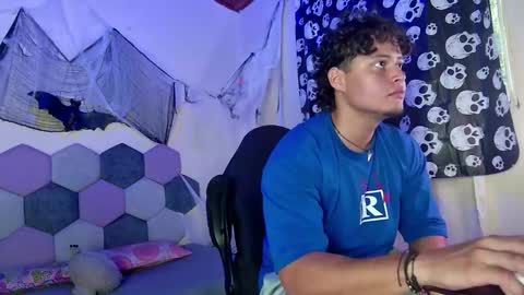 Snapshot of desireduo_tgn chatting on 10/31/25, 06:20 TORI AND MR. BEAR online show from 10/31/25, 06:20