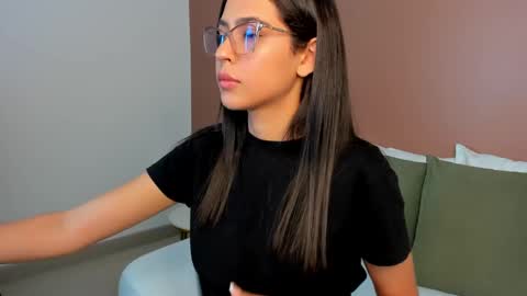 desire online show from 09/18/25, 12:07