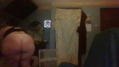 Snapshot of desireepeach69 chatting on 06/11/26, 08:23 desireepeach69 online show from 06/11/26, 08:23