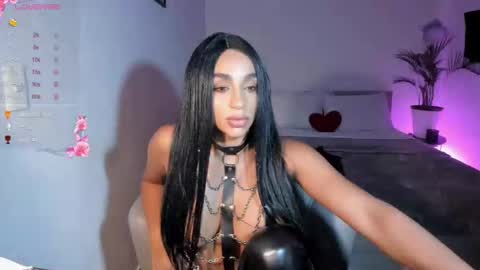 Snapshot of destinnemil chatting on 11/16/25, 03:12 Destinne Mill online show from 11/16/25, 03:12