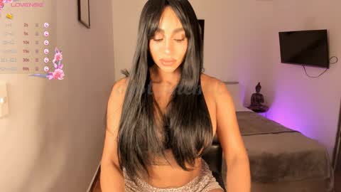 Snapshot of destinnemil chatting on 12/01/25, 11:15 Destinne Mill online show from 12/01/25, 11:15