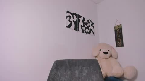 desty_y online show from 05/04/26, 05:58