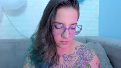 Deva Blue online show from 02/06/25, 09:53