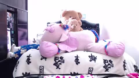 devi_black_13_ online show from 04/28/26, 08:47