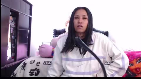 devi_black_13_ online show from 08/04/26, 07:05