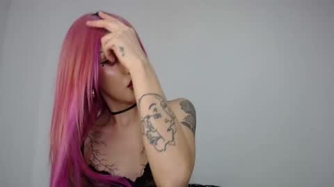 Snapshot of devil_blood chatting on 12/17/25, 05:30 Angel Boo and Adrian online show from 12/17/25, 05:30