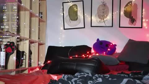 Snapshot of devil_s_bride chatting on 10/12/25, 06:29 devil_s_bride online show from 10/12/25, 06:29