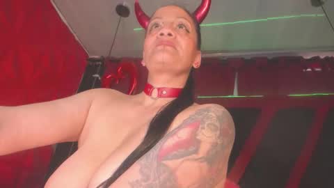 devil_taylorx online show from 11/04/25, 03:44