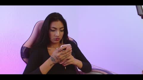 devilchlloe online show from 02/04/25, 10:24