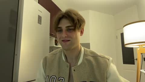 Snapshot of devilnut1 chatting on 12/20/24, 06:50 devilnut1 online show from 12/20/24, 06:50