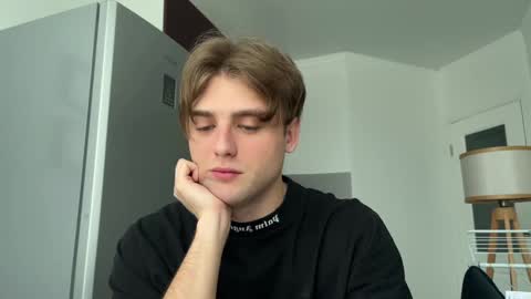 Snapshot of devilnut1 chatting on 12/21/24, 08:50 devilnut1 online show from 12/21/24, 08:50