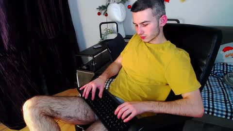 devin_ho online show from 12/28/24, 02:43