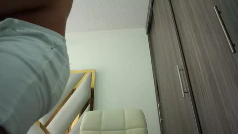 Snapshot of devin_hunter chatting on 10/01/25, 03:29 Devin Hunter online show from 10/01/25, 03:29