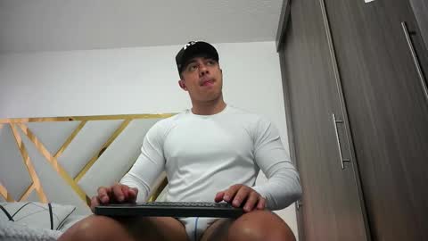 Snapshot of devin_hunter chatting on 10/18/25, 11:44 Devin Hunter online show from 10/18/25, 11:44