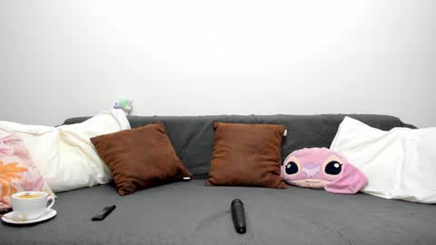 Snapshot of devinesex chatting on 10/09/25, 06:11 Misha online show from 10/09/25, 06:11