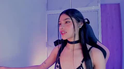 Snapshot of devours_fire chatting on 06/15/26, 01:41 Sara 3 online show from 06/15/26, 01:41