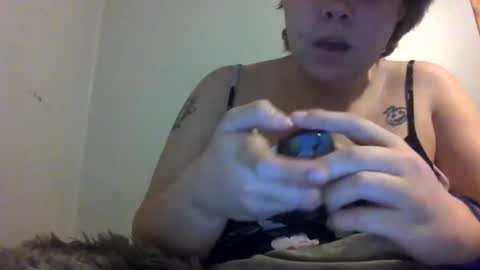 Snapshot of devykitten2018 chatting on 11/25/25, 02:06 devykitten online show from 11/25/25, 02:06