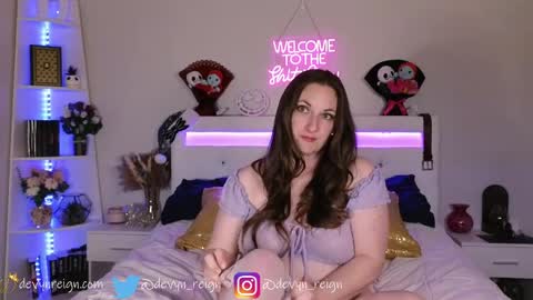 Devyn Reign online show from 05/17/26, 04:43